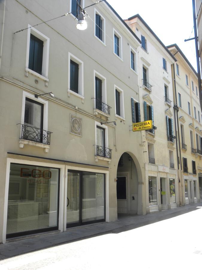 Portico Oscuro Deluxe Apartment - Centro Citta Treviso Dış mekan fotoğraf